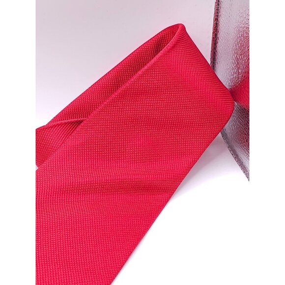 Van Heusen Mens Classic Solid Red Necktie - Picture 16 of 16